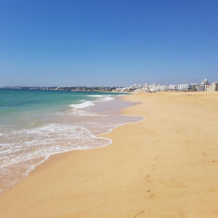 Casa Oliveira - Sunny 2-Bed Retreat Steps From The Beach Armação de Pêra المظهر الخارجي الصورة