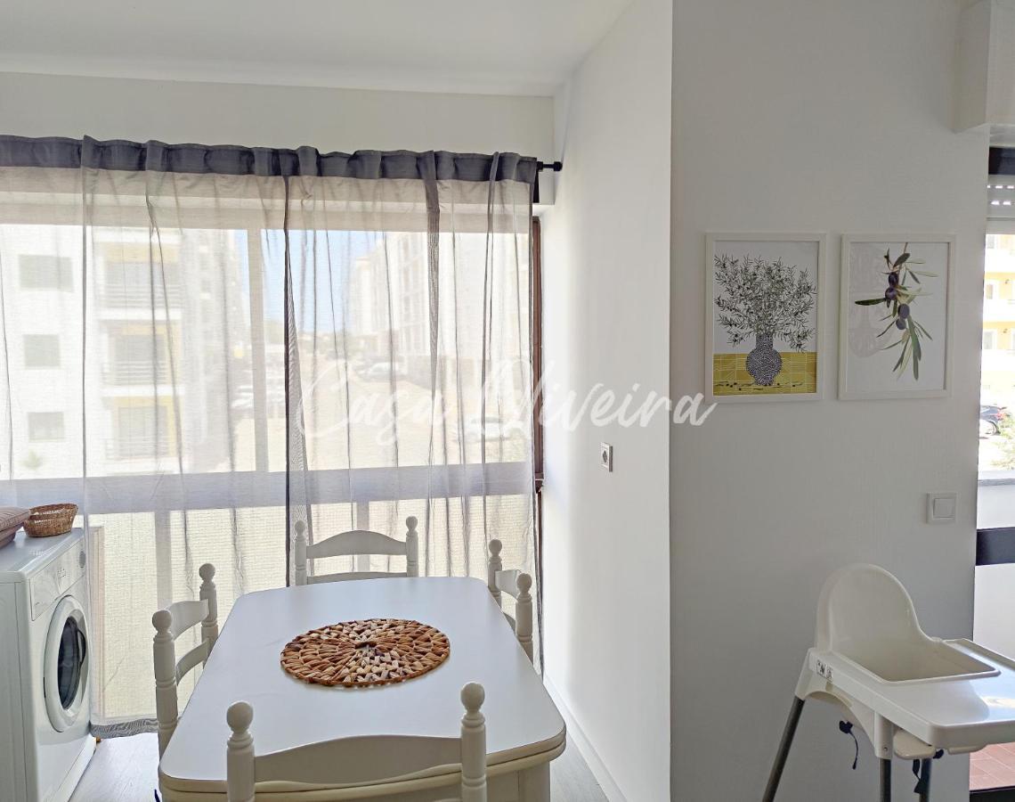 Casa Oliveira - Sunny 2-Bed Retreat Steps From The Beach Armação de Pêra المظهر الخارجي الصورة