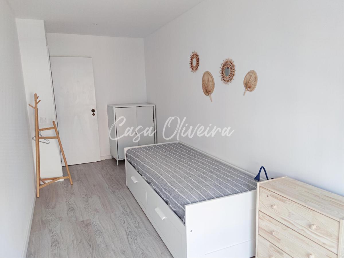 Casa Oliveira - Sunny 2-Bed Retreat Steps From The Beach Armação de Pêra المظهر الخارجي الصورة