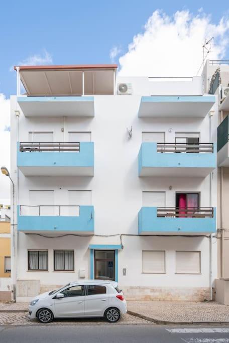 Casa Oliveira - Sunny 2-Bed Retreat Steps From The Beach Armação de Pêra المظهر الخارجي الصورة