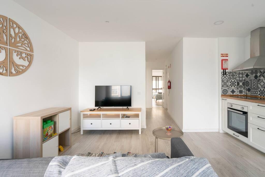 Casa Oliveira - Sunny 2-Bed Retreat Steps From The Beach Armação de Pêra المظهر الخارجي الصورة