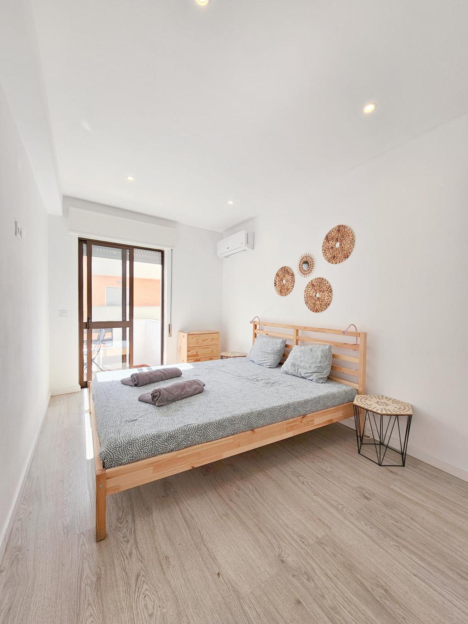 Casa Oliveira - Sunny 2-Bed Retreat Steps From The Beach Armação de Pêra المظهر الخارجي الصورة