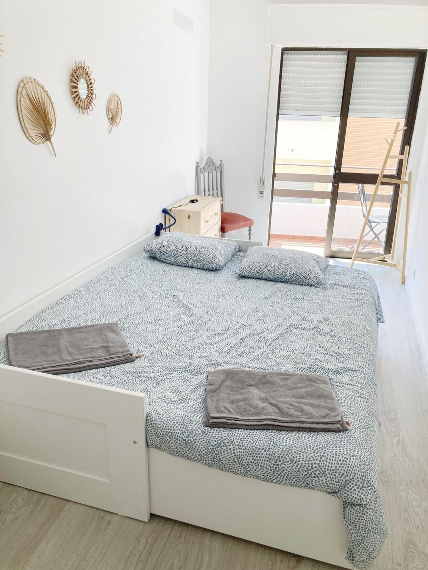 Casa Oliveira - Sunny 2-Bed Retreat Steps From The Beach Armação de Pêra المظهر الخارجي الصورة